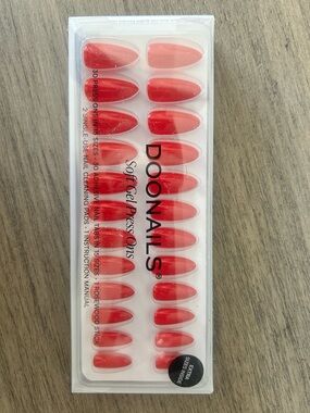 Doonails Press-On Nails MEDIUM Almond Rose Red